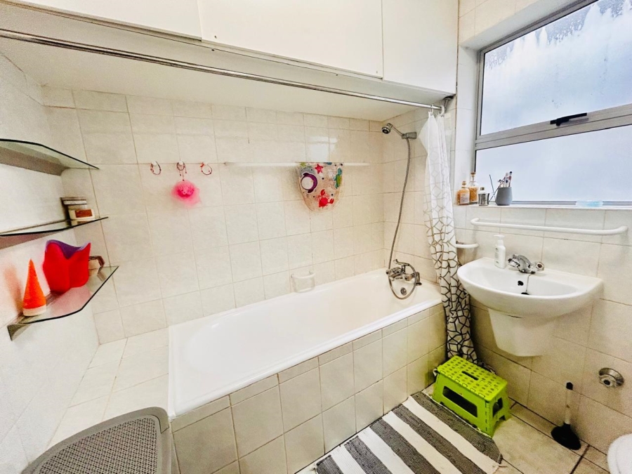 3 Bedroom Property for Sale in Mouille Point Western Cape